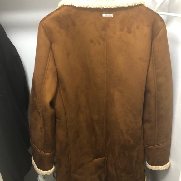 Beige/Brown Guess Faux Fur Jacket in medium (Brand New) - Picture 3 of 5